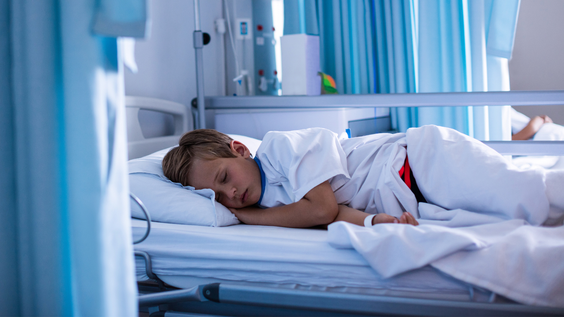 patient-sleeping-on-the-bed